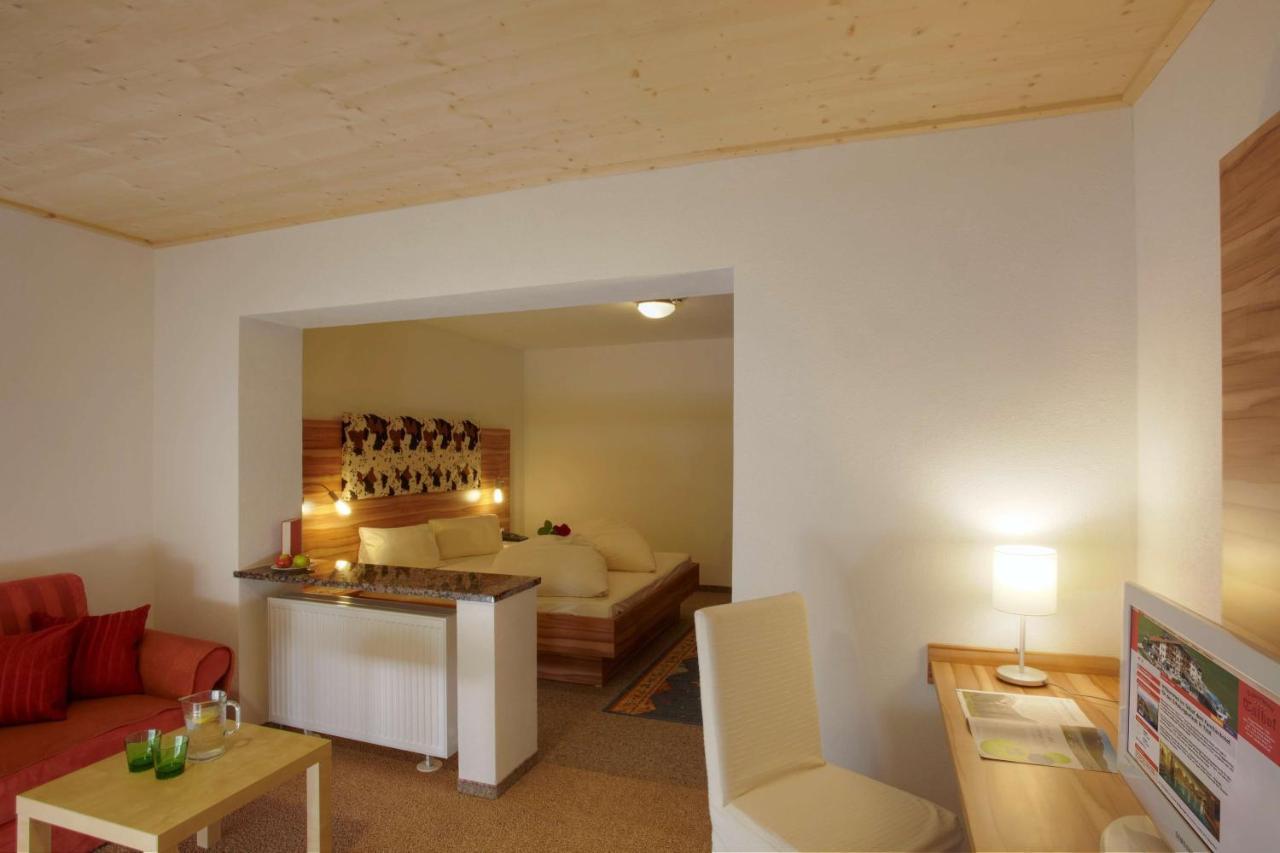 Hotel Talhof Garni&More In Waengle Bei Ройтте Екстер'єр фото
